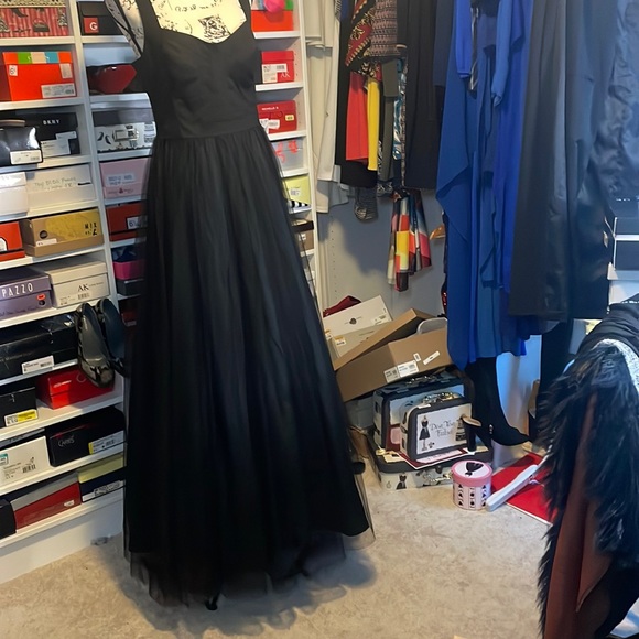 Aidan Mattox Dresses & Skirts - Gorgeous Gown by Aidan Mattox Black Size 10 but fits more like an 8